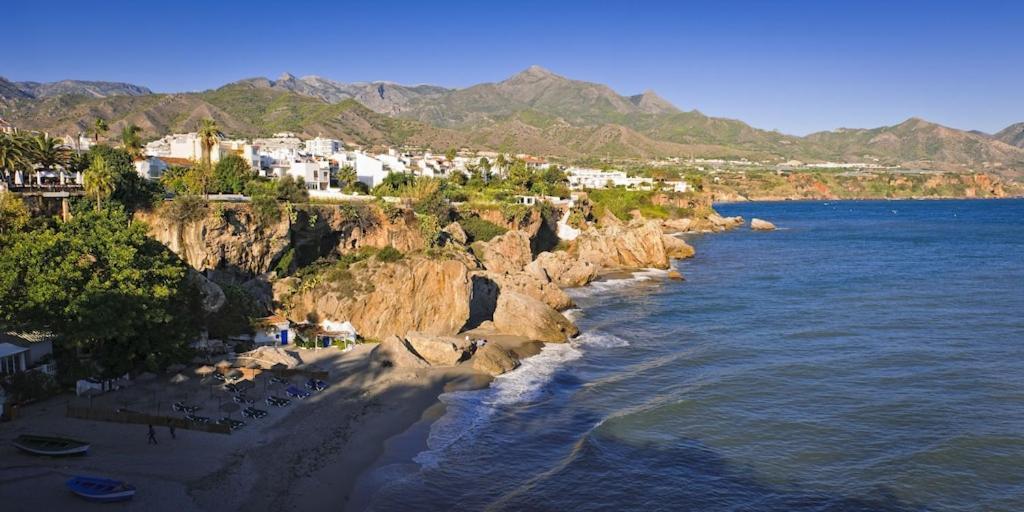 Edificio Verdemar - Stunning 1 Bed Apartment With Pool & Sea Views 内尔哈 外观 照片