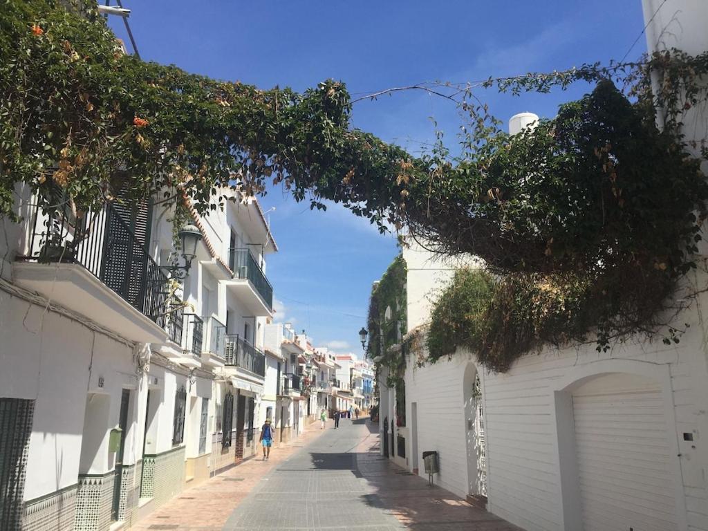 Edificio Verdemar - Stunning 1 Bed Apartment With Pool & Sea Views 内尔哈 外观 照片